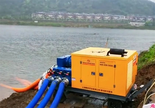 香港正版传真资料1500m³/h大流量排水泵车抽水现场